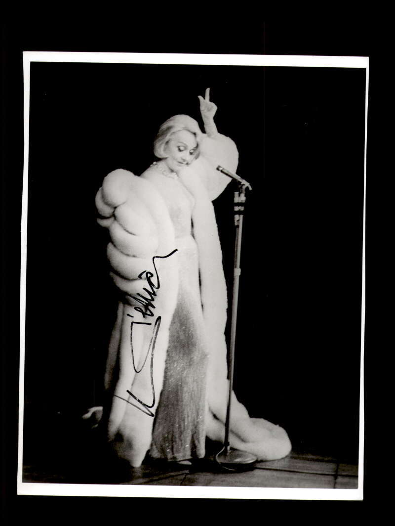 Marlene Dietrich JSA Coa Autograph 8x10 Photograph Signed