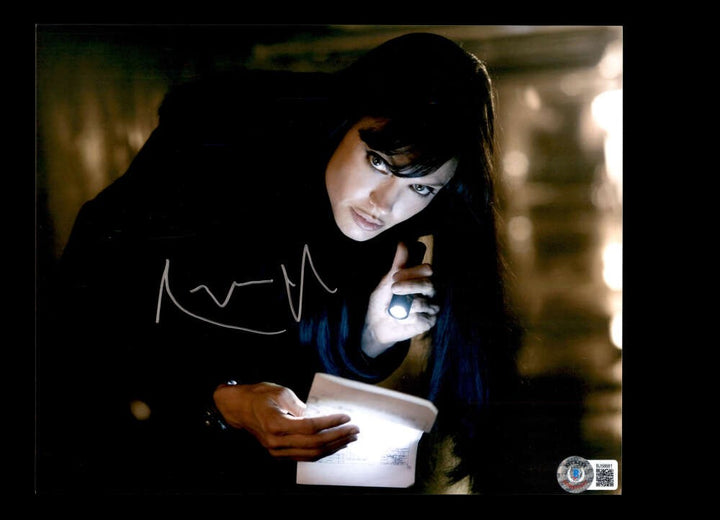 Angelina Jolie Beckett BAS Signed 8x10 Photo Autograph