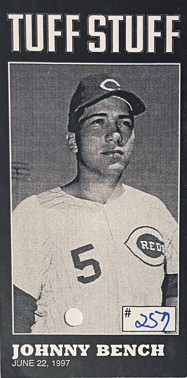 Johnny Bench signed Cincinnati Reds 8x10 Photo - Tuff Stuff COA (HOF/2X MVP)