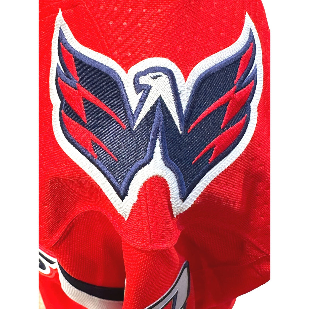 Logan Thompson Autographed Washington Capitals Jersey COA Inscriptagraphs Signed