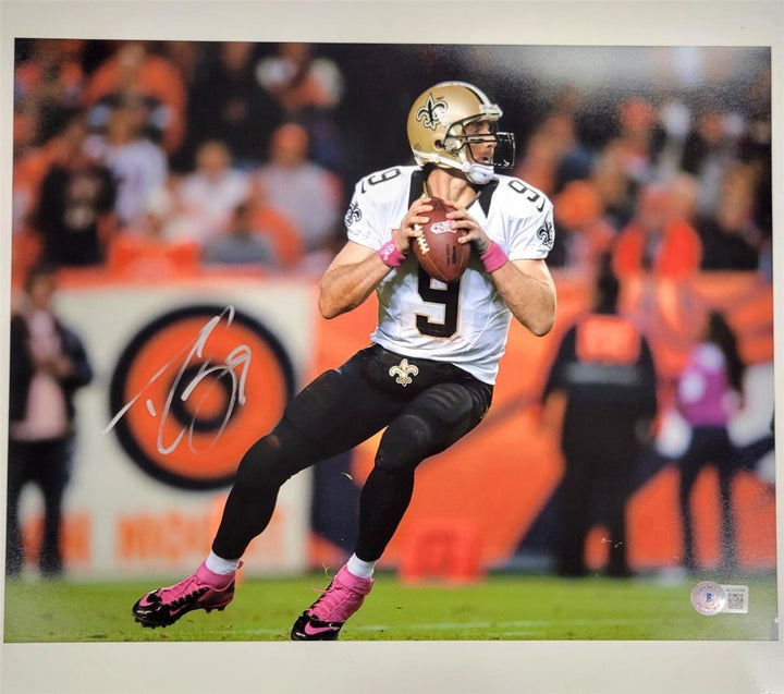 Drew Brees autograph signed New Orleans Saints 11x14 Photo (B) ~ Beckett BAS