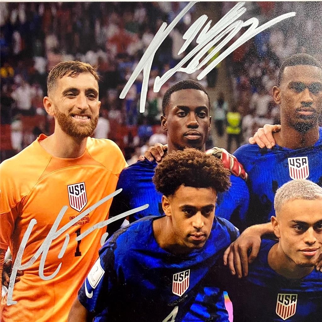 Team USA USMNT signed 11x14 photo auto Pulisic Weah Turner McKinnie Musah ~ JSA