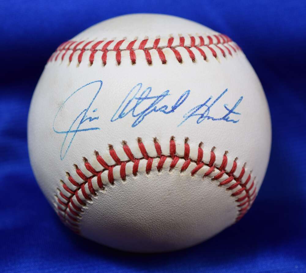 Jim Catfish Hunter Beckett BAS Autograph National League Signed Baseball