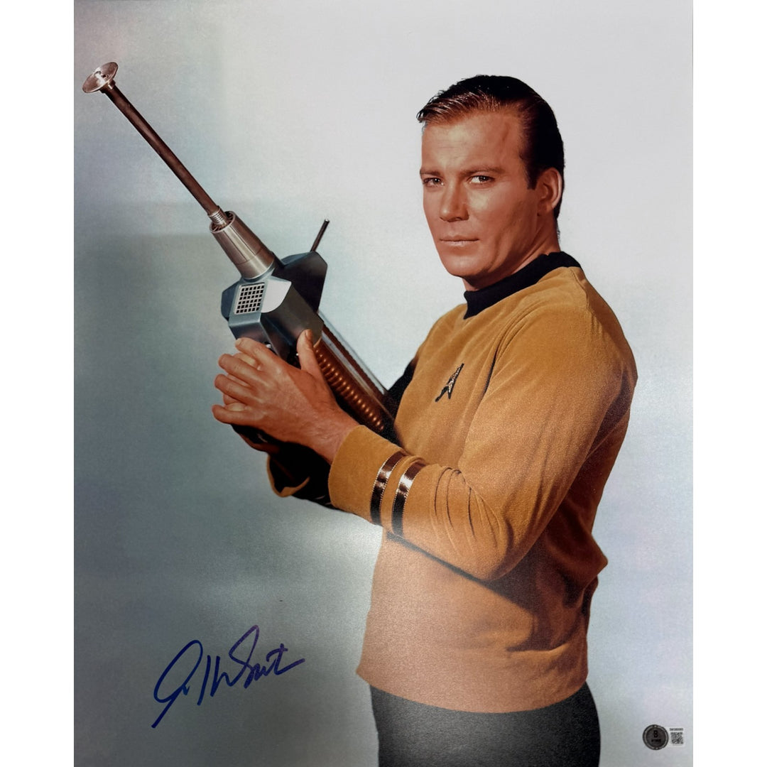 William Shatner Autographed/Signed Star Trek 16x20 Photo Beckett Witness 54257