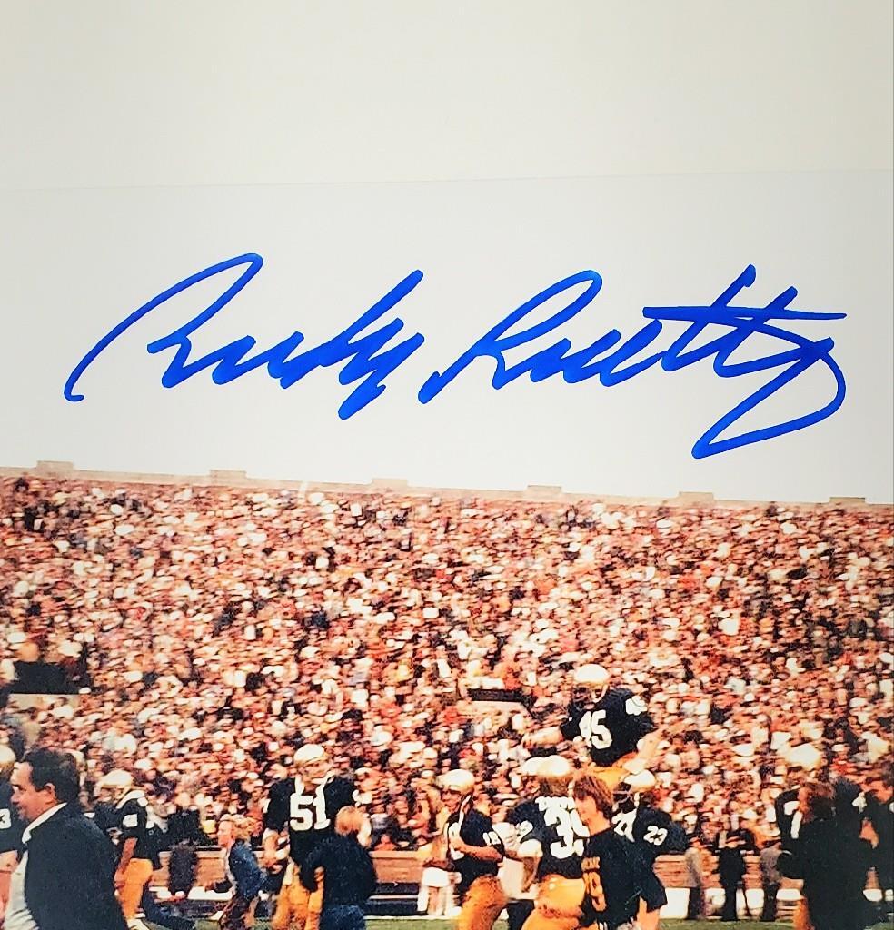 Rudy Ruettiger signed Notre Dame Carry Off 8x10 photo ~ Beckett BAS Witness Holo