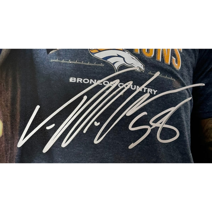 Von Miller Autographed Denver Broncos 16x20 Photo Beckett Witness 54691