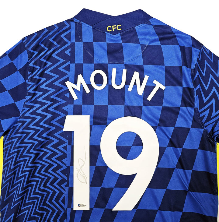 Chelsea F.C. Mason Mount Signed Blue Nike Jersey Size L in Silver Beckett