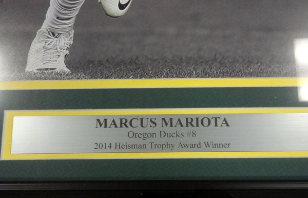 Marcus Mariota Signed Framed 16x20 Photo Oregon Ducks MM Holo