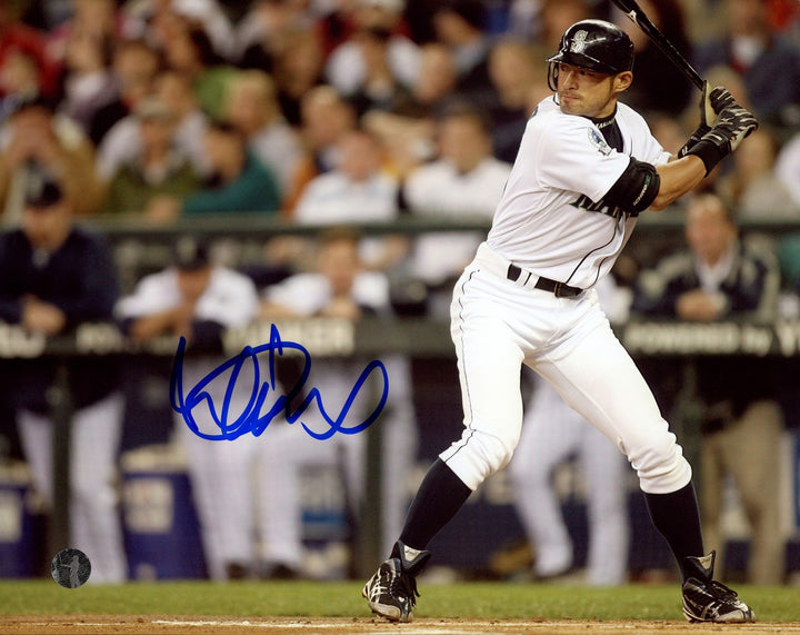 Ichiro Suzuki Autographed Signed 8x10 Photo Seattle Mariners Hitting IS Holo