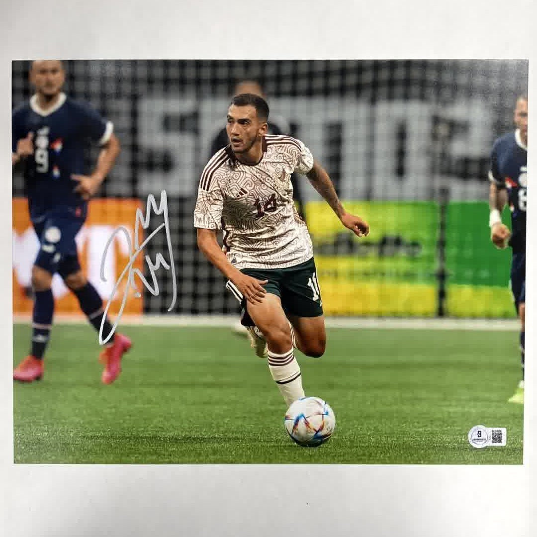 Luis Chavez signed Team Mexico 11x14 photo Pachuca Moscow autograph Beckett BAS