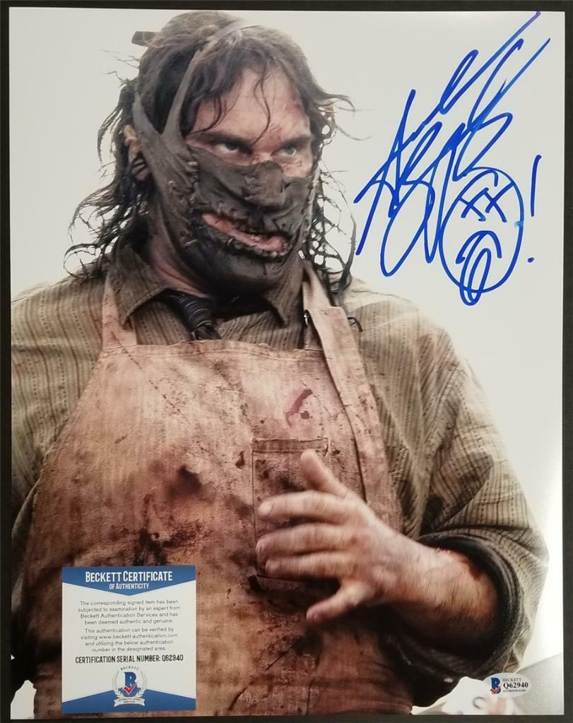 Andrew Bryniarski signed Texas Chainsaw Massacre 11x14 Photo #4 ~Beckett BAS COA