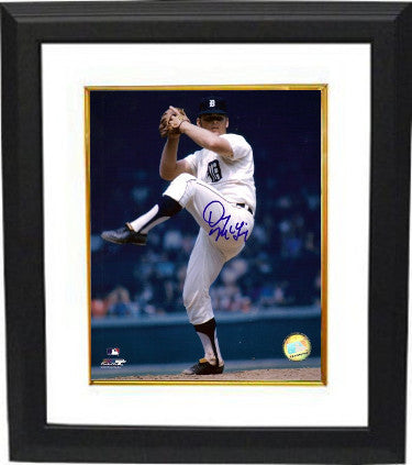 Denny McLain signed Detroit Tigers 8x10 Photo Custom Framed (leg up-blue sig)