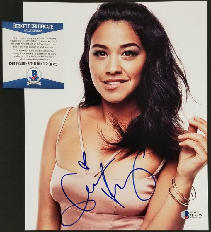 Gina Rodriguez signed 8x10 Photo Actress Autograph (A)~ Beckett BAS COA