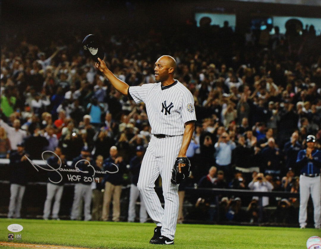 Mariano Rivera Autographed/Signed New York Yankees 16x20 Photo HOF JSA 33700