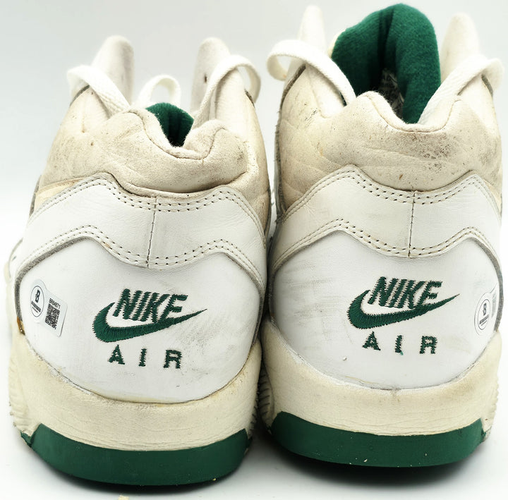 Gary Payton Auto Signed White Game Used Nike Shoes Supersonics Size 13 Beckett