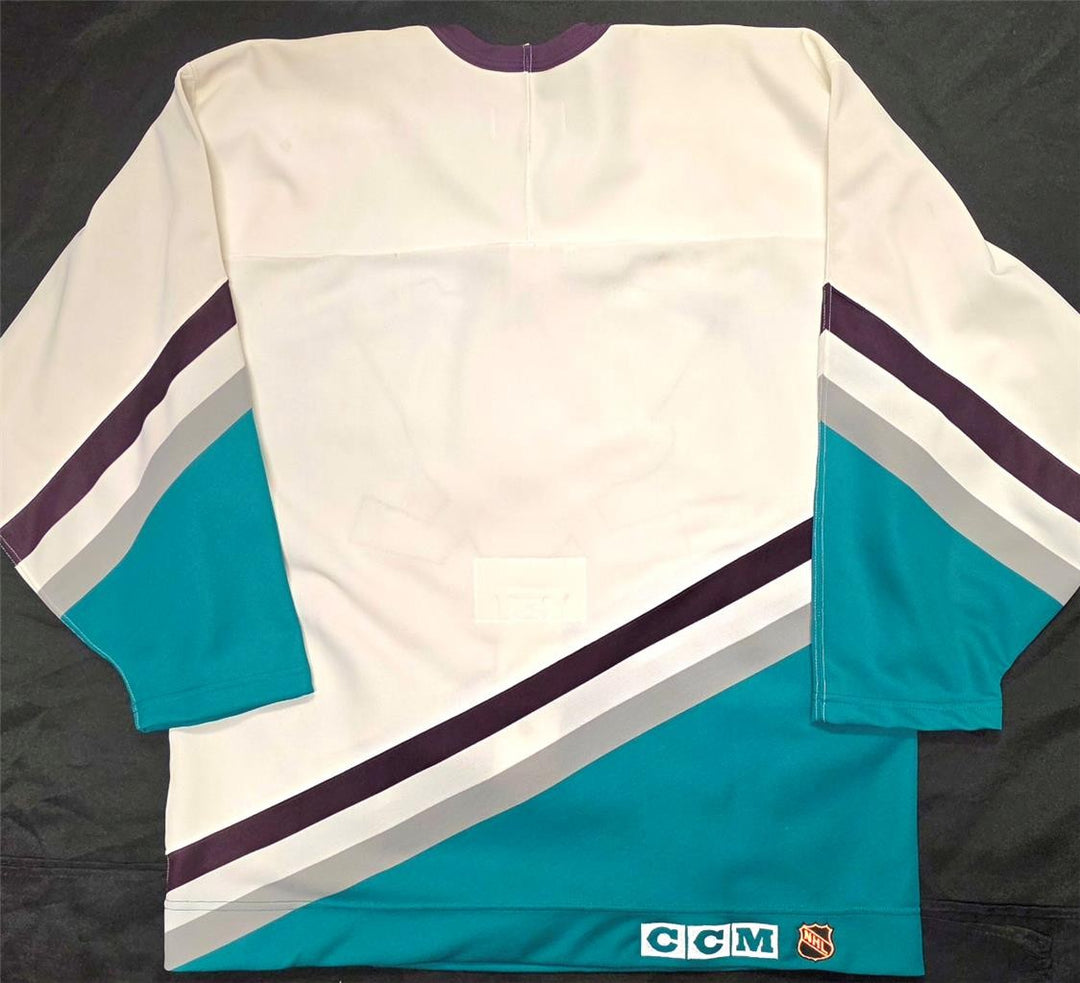 Teemu Selanne & Paul Kariya signed vintage Mighty Ducks CCM autograph JSA