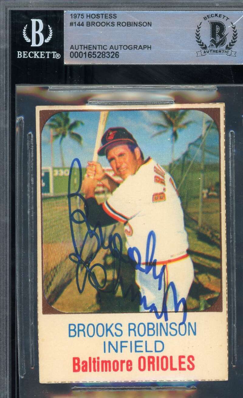 Brooks Robinson Beckett BAS Signed 1975 Hostess Autograph