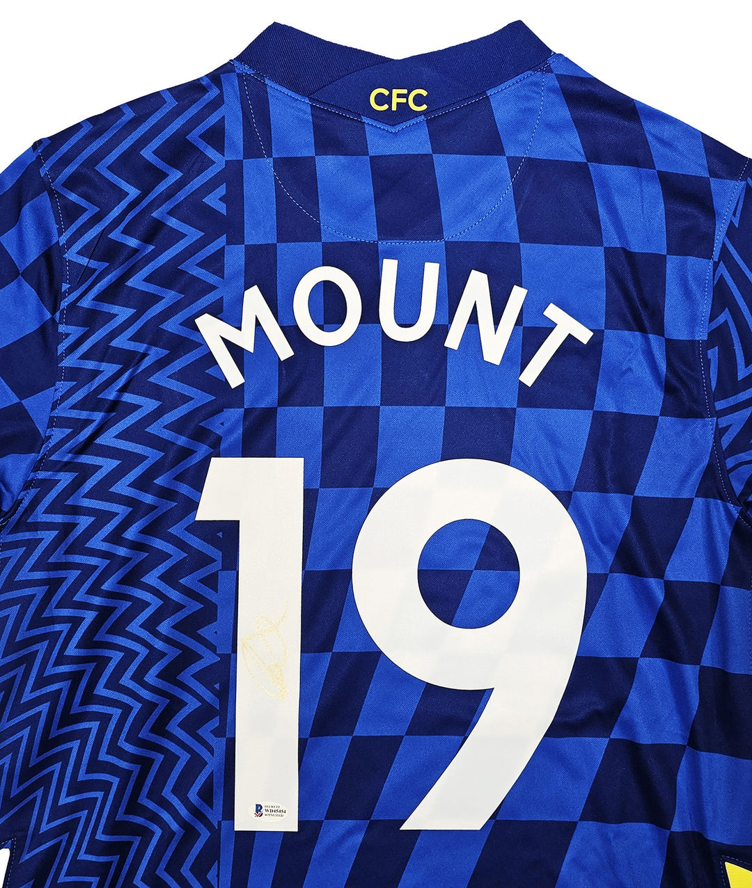 Chelsea F.C. Mason Mount Signed Blue Nike Jersey Size M in Gold Beckett