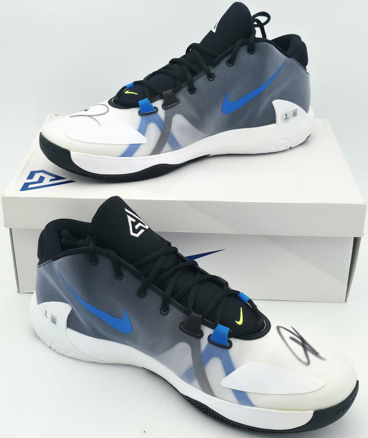 Giannis Signed 2019 PE Promo Nike Zoom Freak 1 MSCO Shoes Size 17 BAS Witness