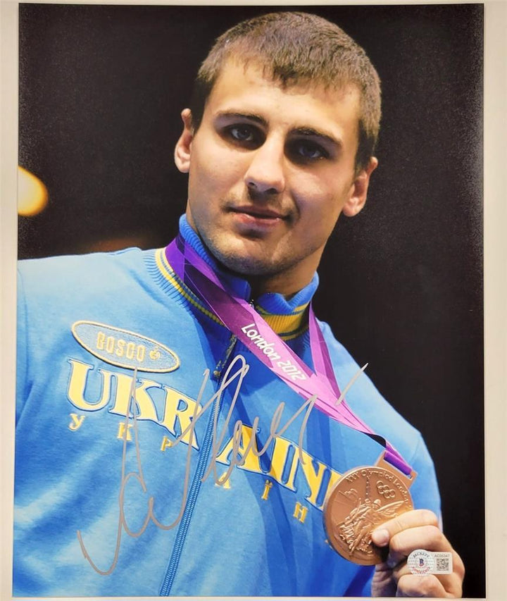 Oleksandr Gvozdyk signed Ukraine 11x14 photo boxing autograph ~ Beckett BAS