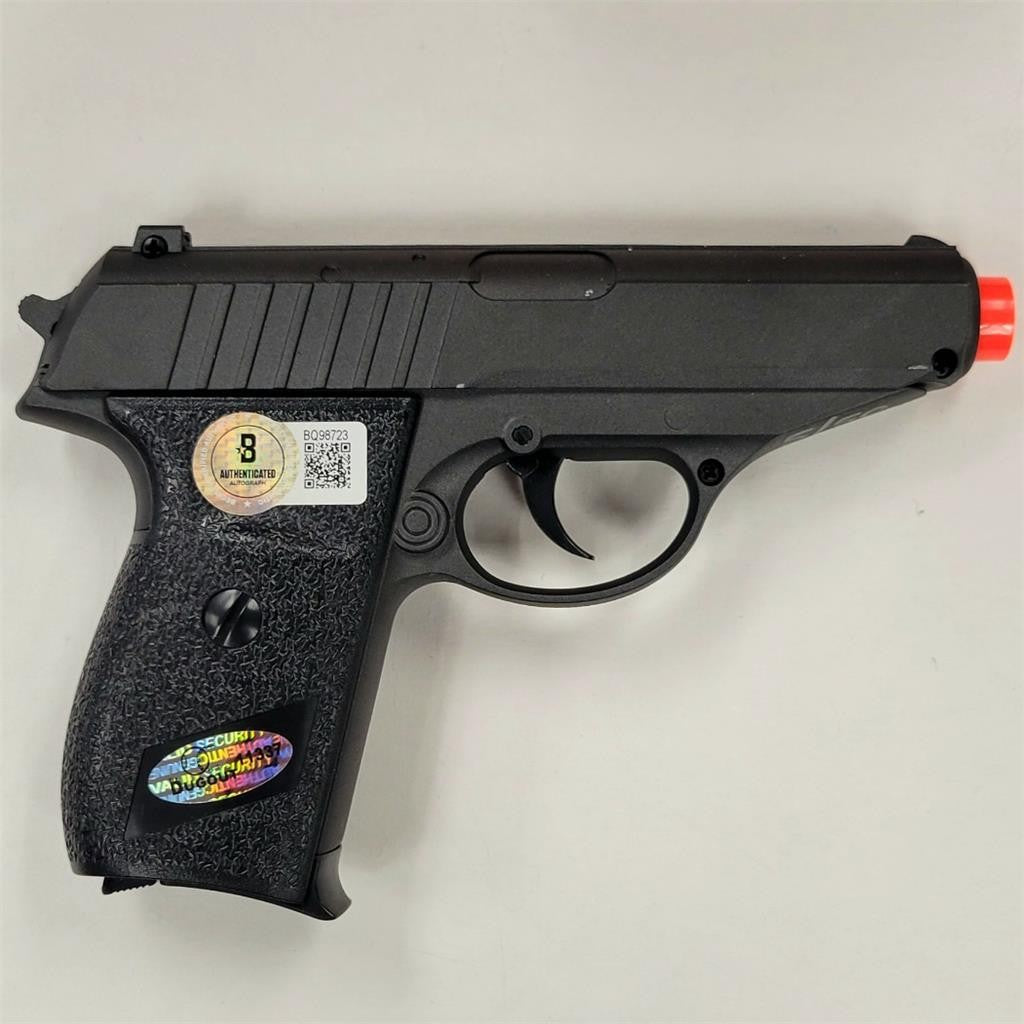 George Lazenby signed James Bond 007 Airsoft Gun LE #'ed /50 ~ Beckett BAS
