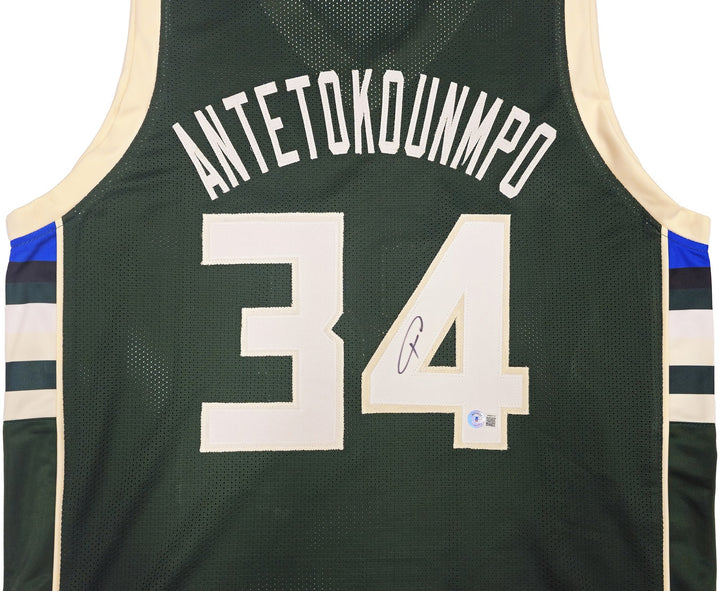 Milwaukee Bucks Giannis Antetokounmpo Signed Green Jersey Beckett BAS