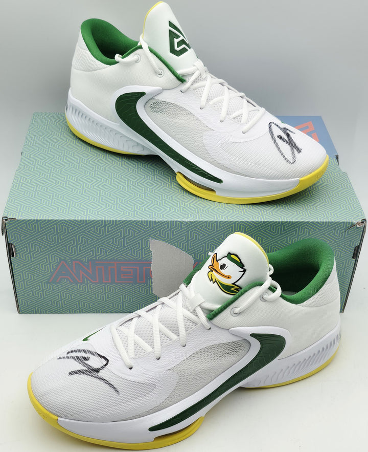 Giannis Auto 2022 (PE) Promo Oregon Nike Zoom Freak 4 Game Shoes Size 16 Beckett
