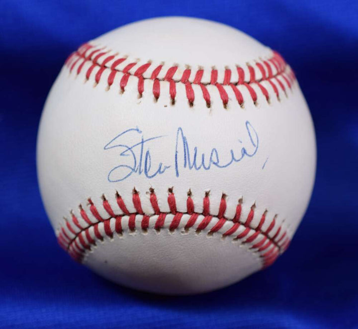 Stan Musial Beckett BAS Autograph National League Signed Baseball