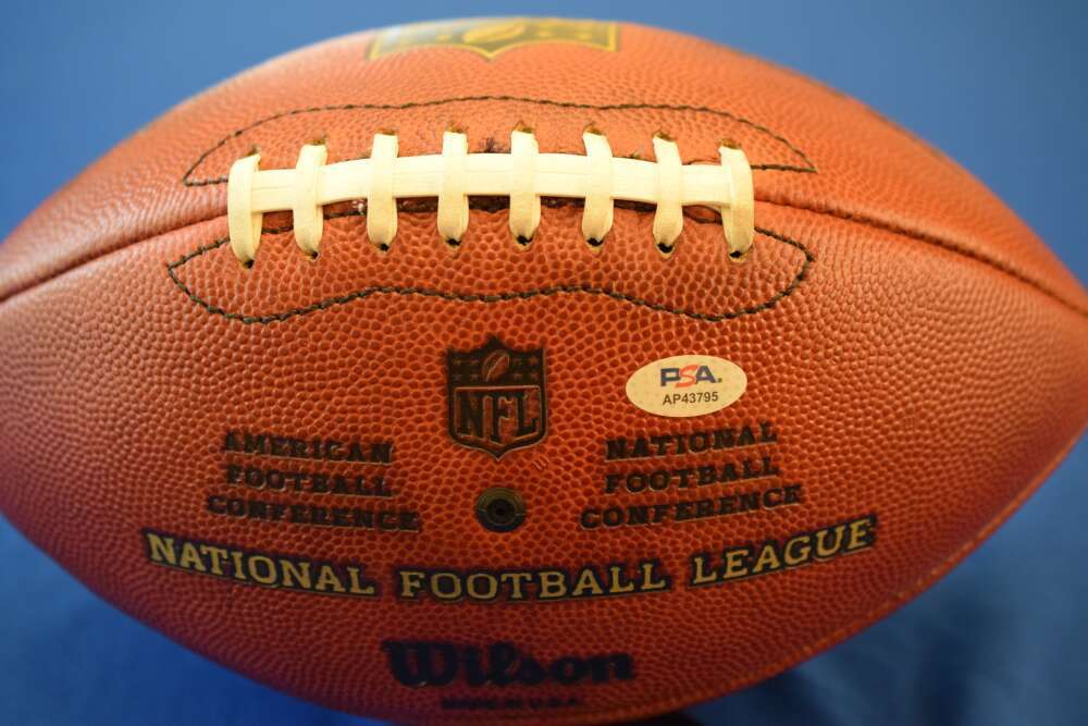 Fred Biletnikoff PSA DNA Autograph Official NFL Signed Football HOF 88