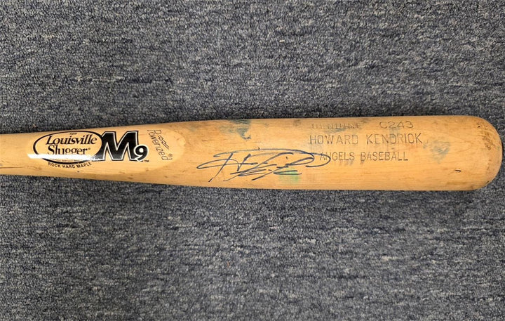 Howie Kendrick signed Cracked Angels C243 Game Model Bat autograph ~ Beckett BAS