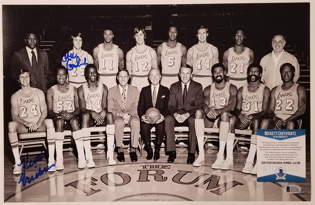GAIL GOODRICH + KEITH ERICKSON 72 Lakers Team-Signed 11x17 Photo BAS Beckett COA
