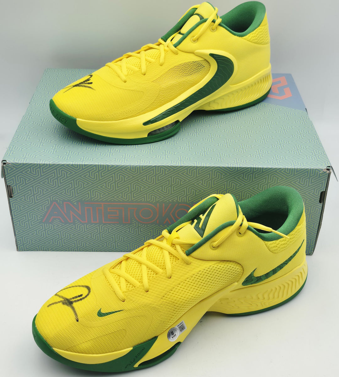 Giannis Auto 2022 (PE) Promo Oregon Nike Zoom Freak 4 Game Shoes Size 17 Beckett