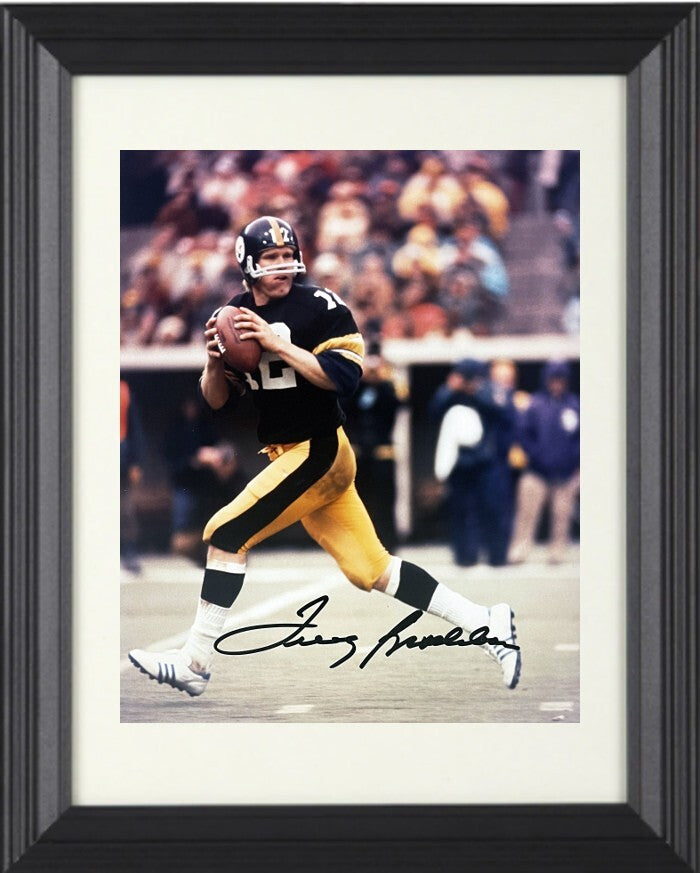Terry Bradshaw signed Steelers 8x10 Photo Framed- Beckett Review/NFL Alumni