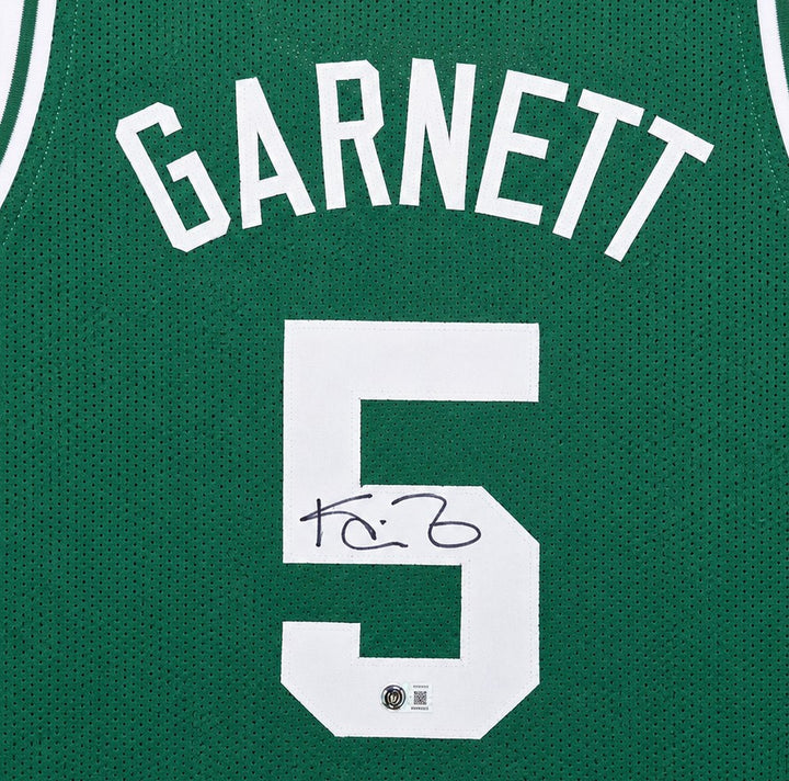 Boston Celtics Kevin Garnett Signed Green Jersey Beckett BAS Witness