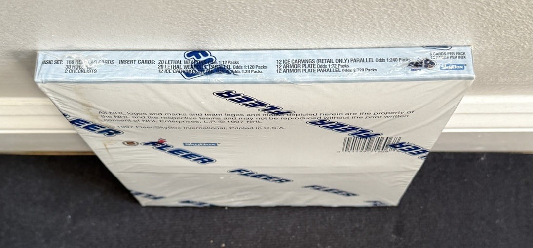 1996-97 Fleer Metal Universe Hockey Factory Sealed Retail Box 18 Packs Inserts