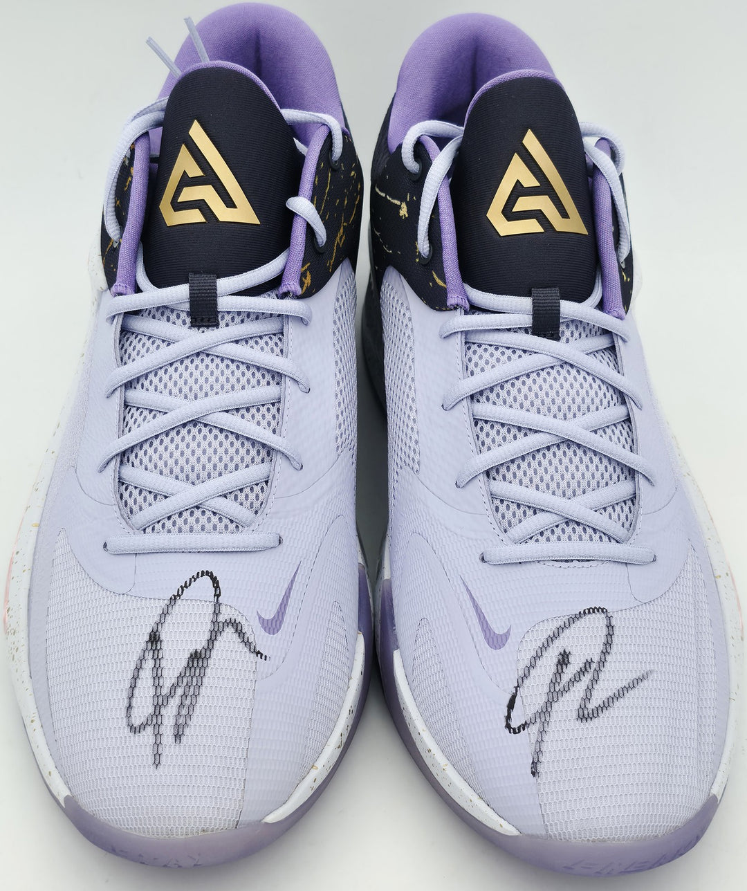 Giannis Signed 2022 PE Promo Nike Zoom Freak 4 Royale Shoes Size 17 BAS Witness