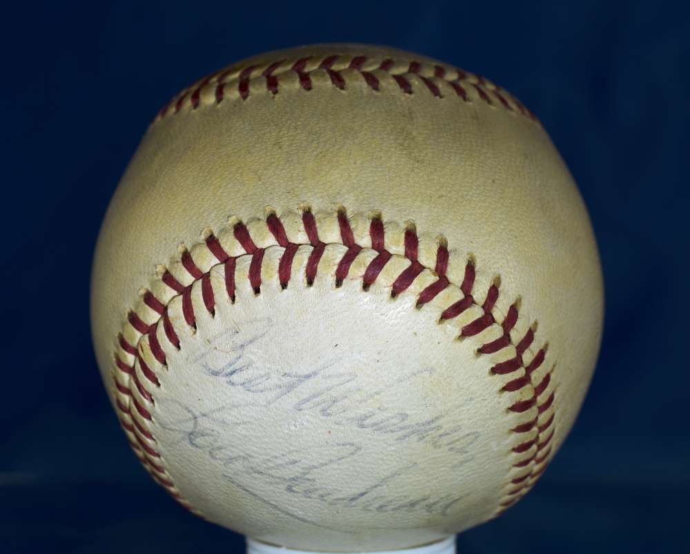 Lou Boudreau Psa/dna Autograph Spalding Giles National League Baseball Signed