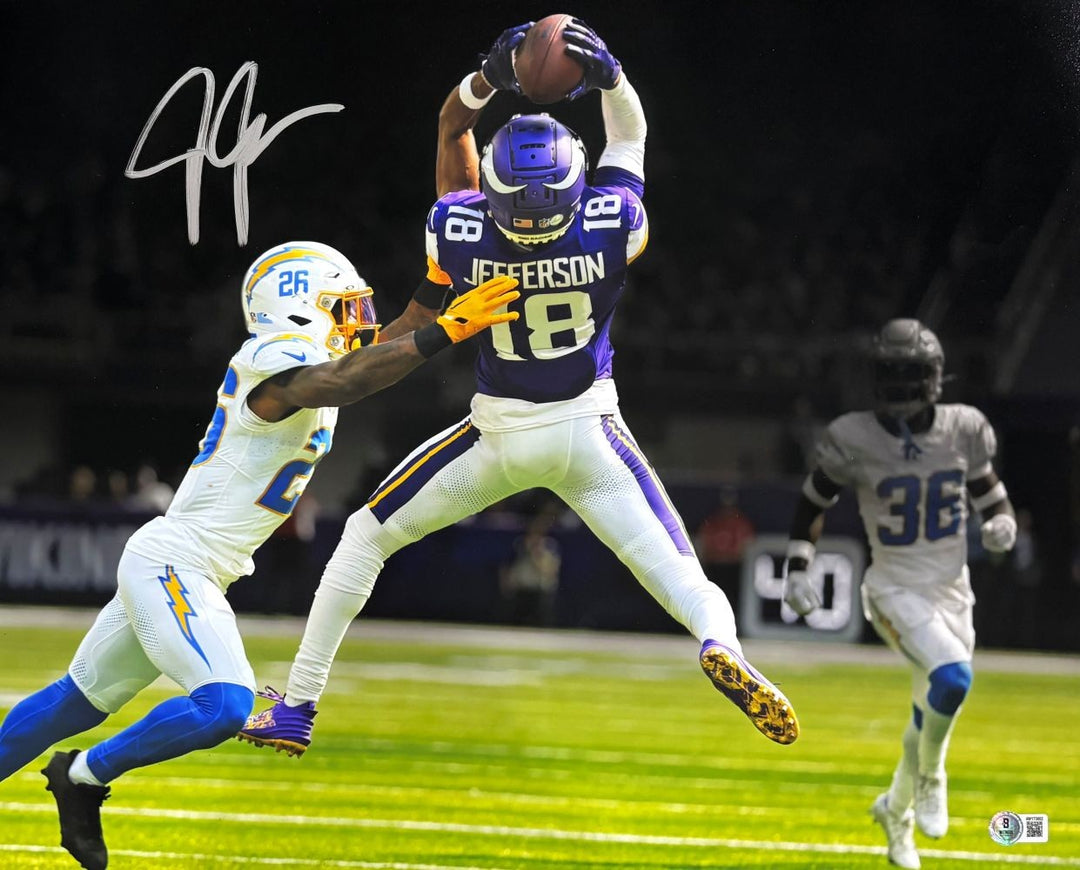 Justin Jefferson Signed 16x20 Minnesota Vikings Photo vs Chargers BAS