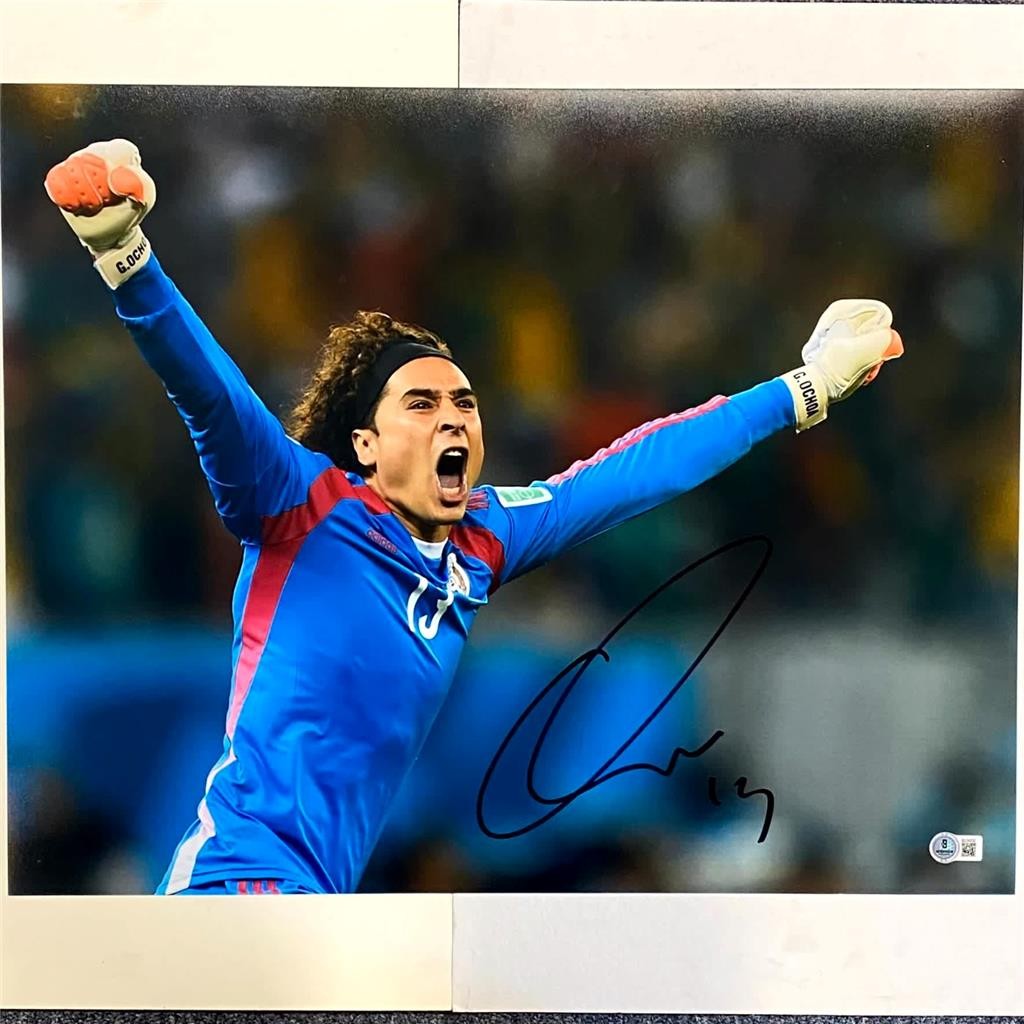 Guillermo Ochoa Signed 16x20 Photo Team Mexico Star Autograph ~ Beckett BAS