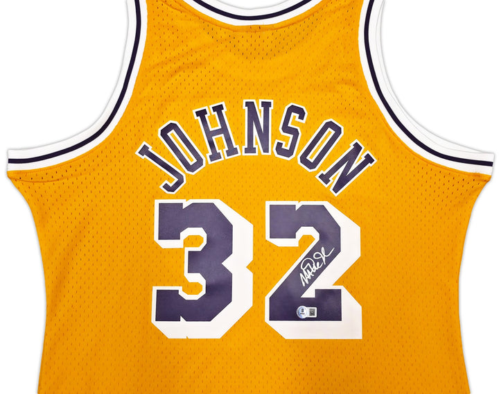 Lakers Magic Johnson Auto Yellow Mitchell & Ness 1984 Swingman Jersey L Beckett