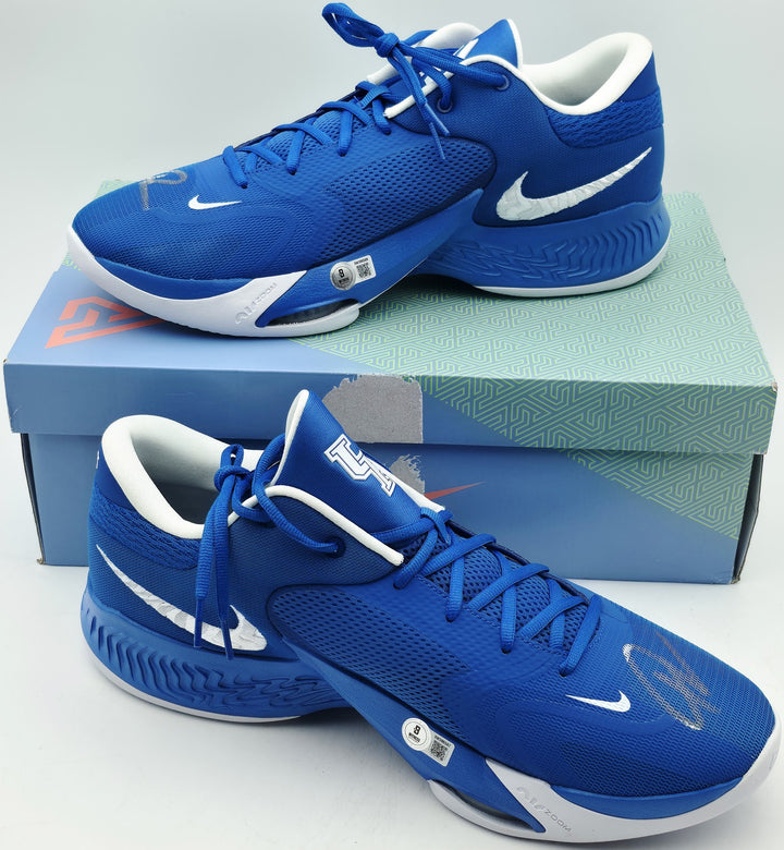 Giannis Auto Signed 2022 (PE) Promo Nike Zoom Freak 4 Game Shoes Size 16 Beckett
