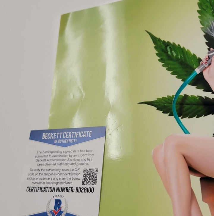 *READ* Mary Louise Parker signed Weeds 8.5x11 Photo Autograph ~ Beckett BAS COA