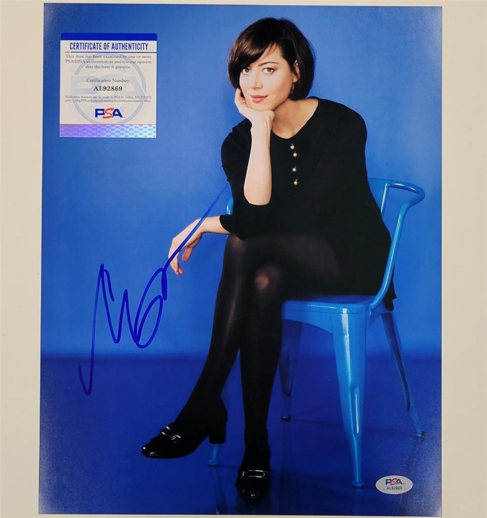 Aubrey Plaza signed 11x14 photo actress autograph ~ PSA COA