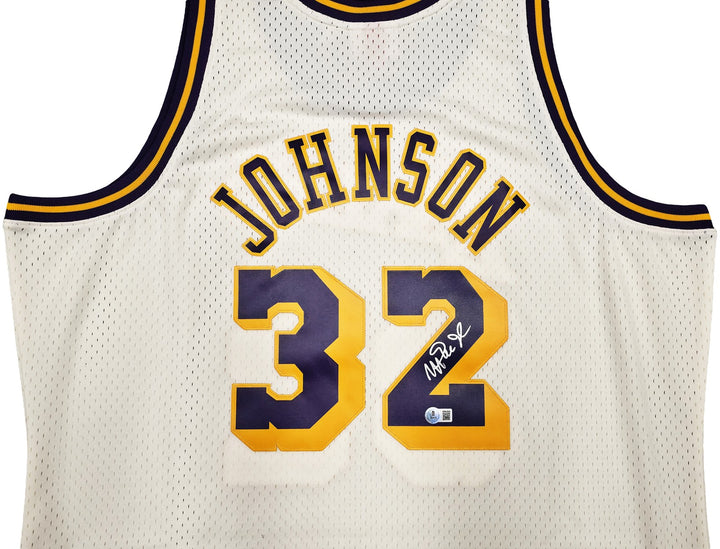 Lakers Magic Johnson Auto Cream Mitchell & Ness 1984 Swingman Jersey XXL Beckett