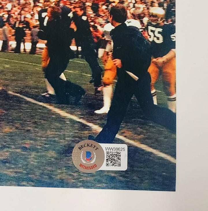 Rudy Ruettiger signed Notre Dame Carry Off 8x10 photo ~ Beckett BAS Witness Holo
