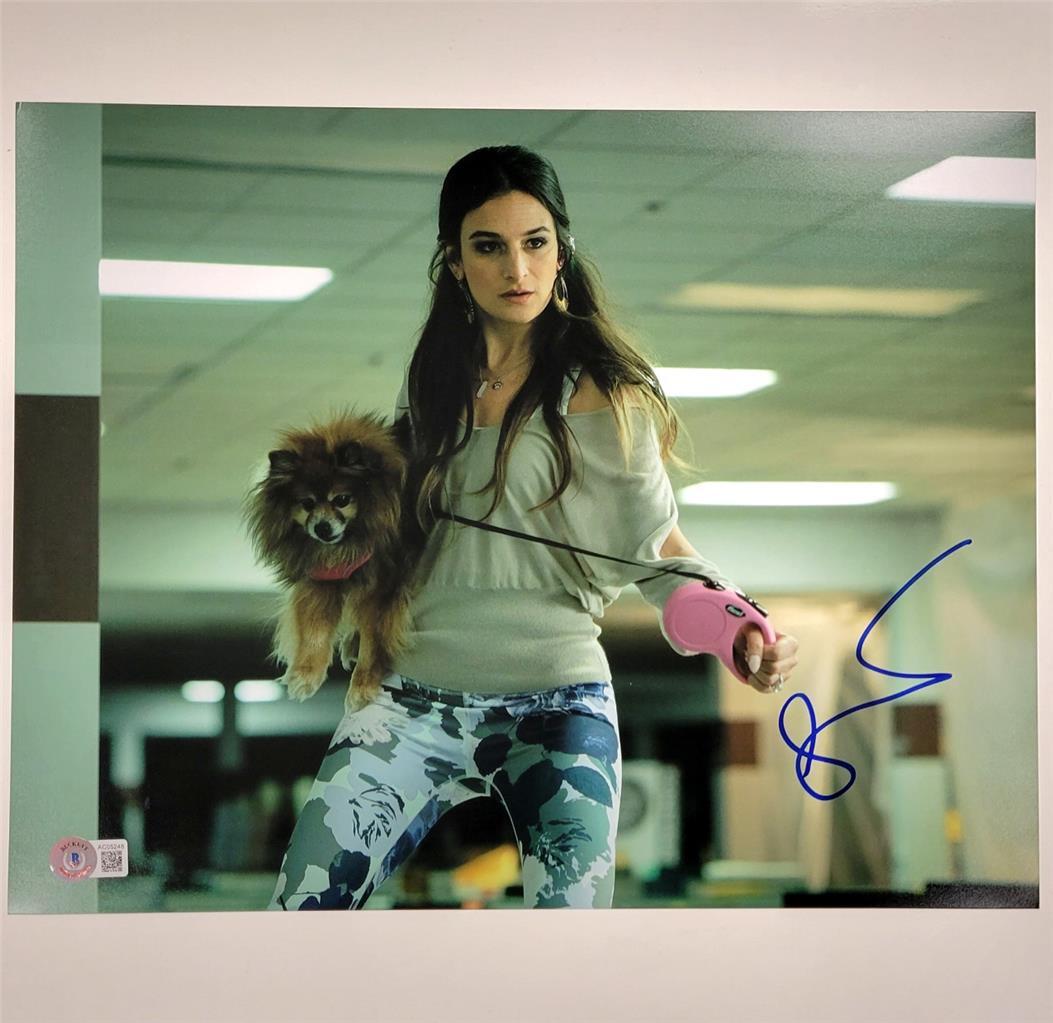 Jenny Slate signed Everything Everywhere 11x14 photo autograph (C) Beckett BAS