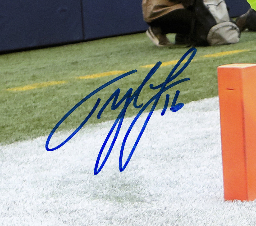 Tyler Lockett Signed 16x20 Photo Seahawks Toe Tap Touchdown vs. Rams MCS Holo