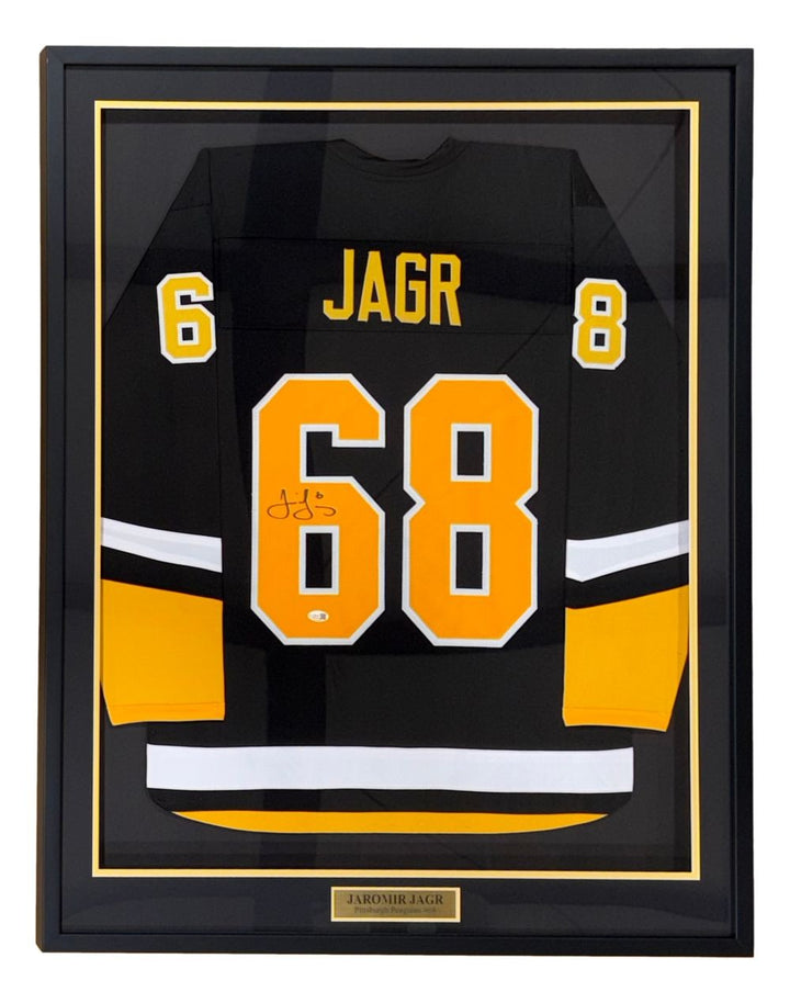 Jaromir Jagr Pittsburgh Signed Framed Black Hockey Jersey JSA QR
