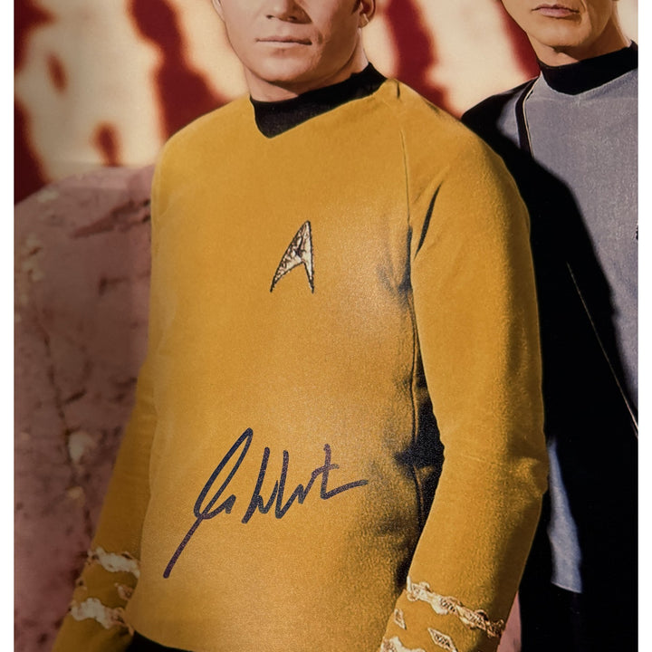 William Shatner Autographed/Signed Star Trek 16x20 Photo Beckett Witness 54266