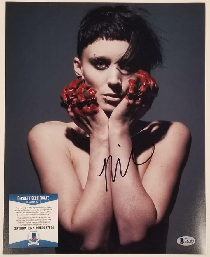 ROONEY MARA Signed Girl With the Dragon Tattoo 11x14 Photo ~ Beckett BAS COA